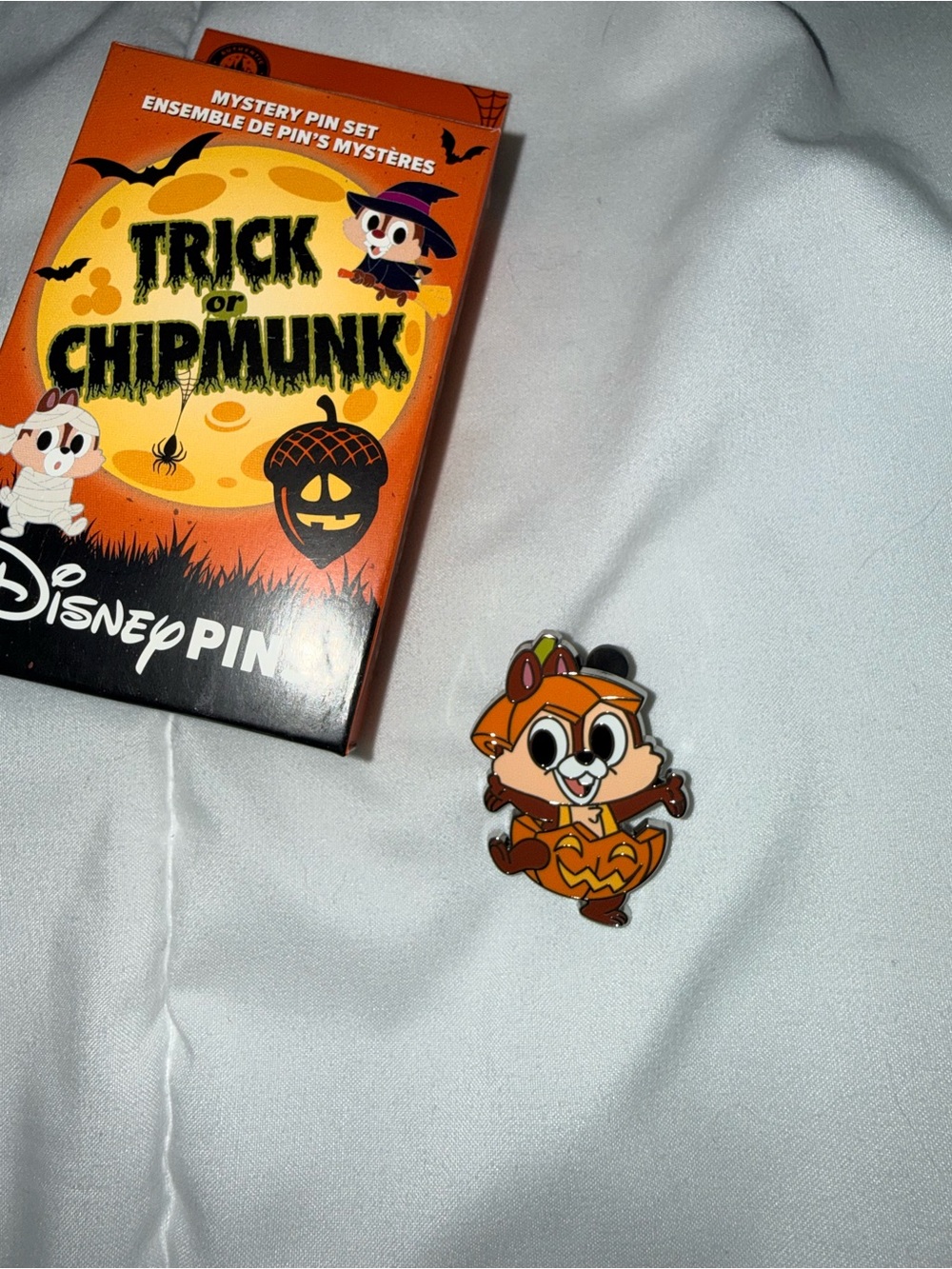 Disney Trick or Chipmunk pin - Pumpkin Chip
